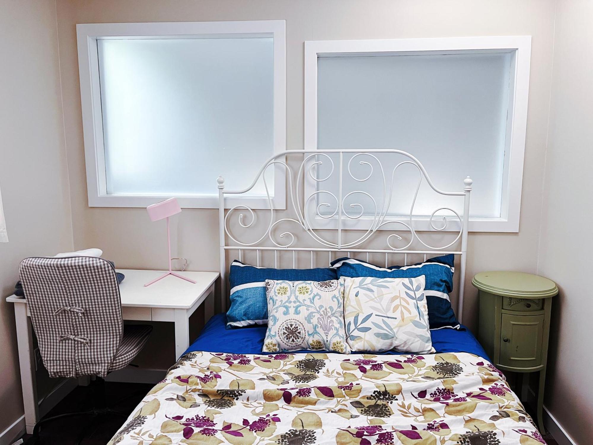 Appartamento Calgary-Banff House Close Lrt&Dt&Free Parking Esterno foto
