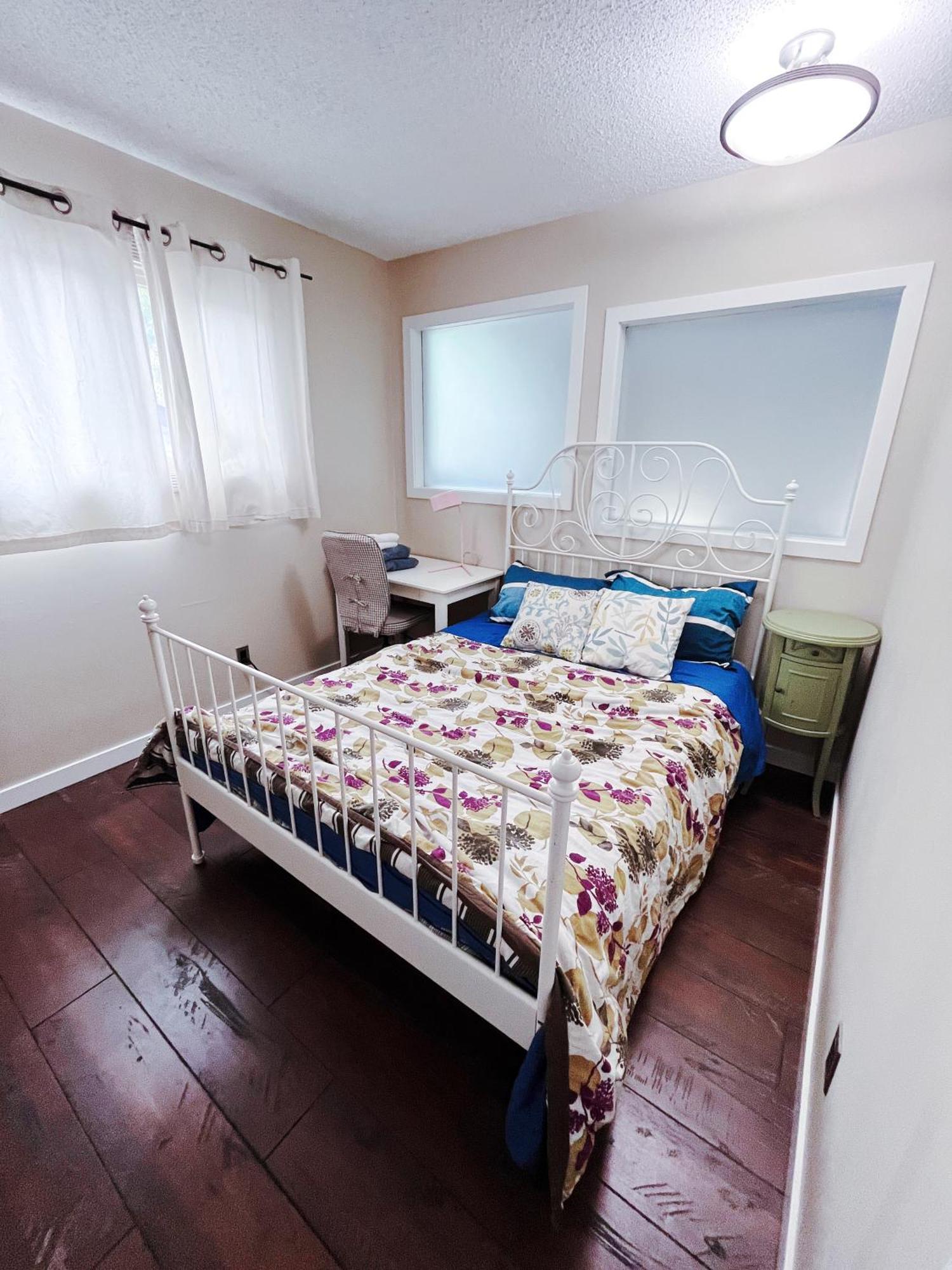Appartamento Calgary-Banff House Close Lrt&Dt&Free Parking Esterno foto